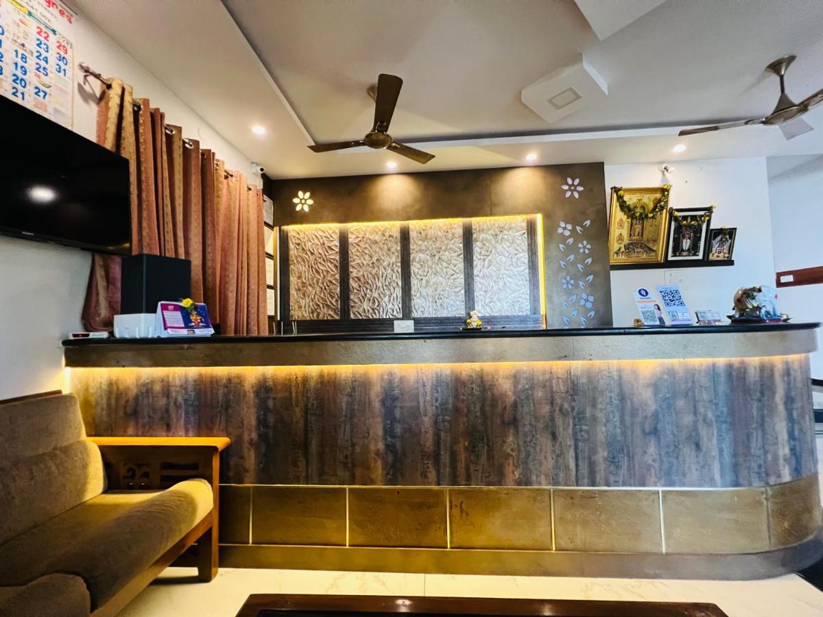 Raja Residency Hotel Alandurai Exterior photo